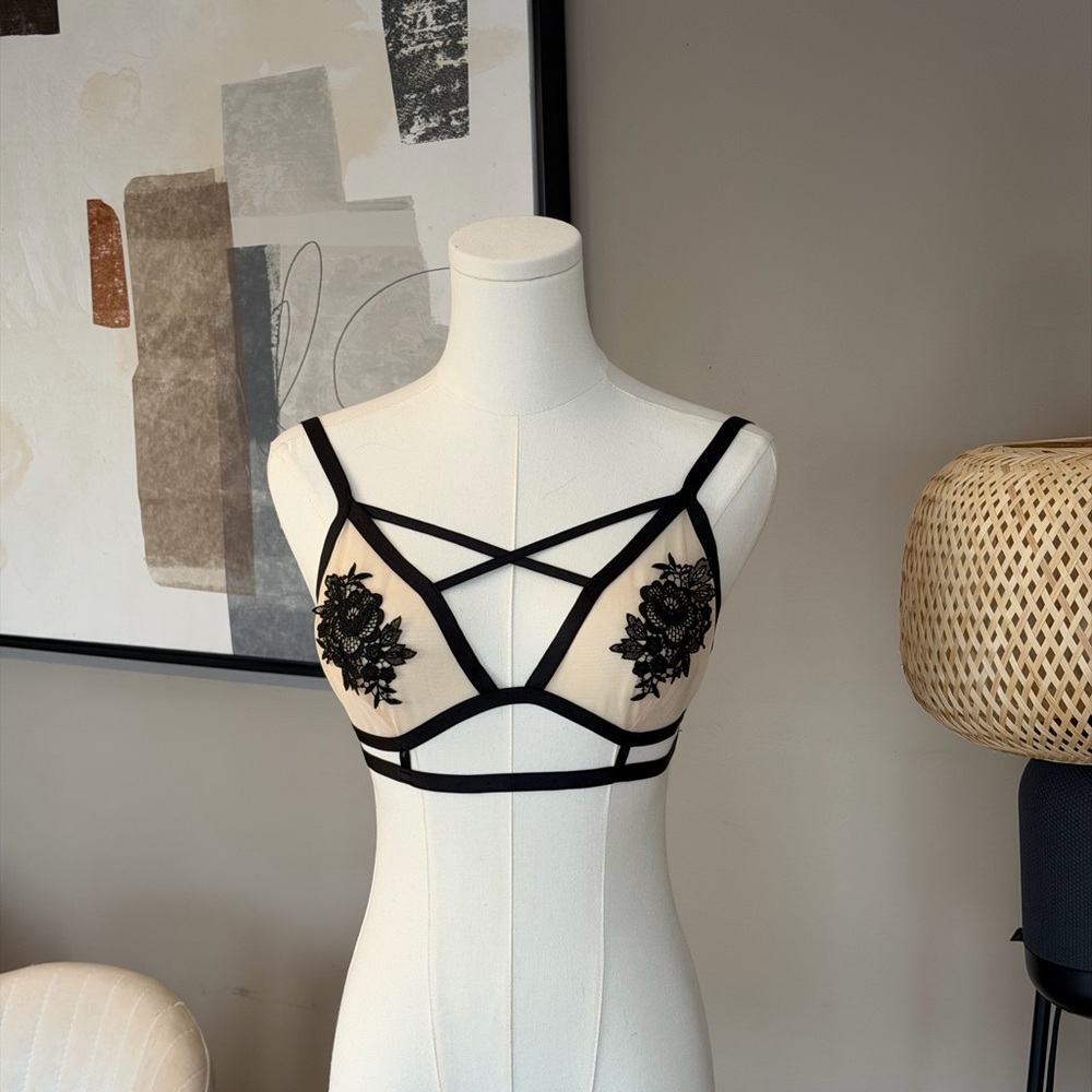 Forever 21 Black and Cream Floral Bralette